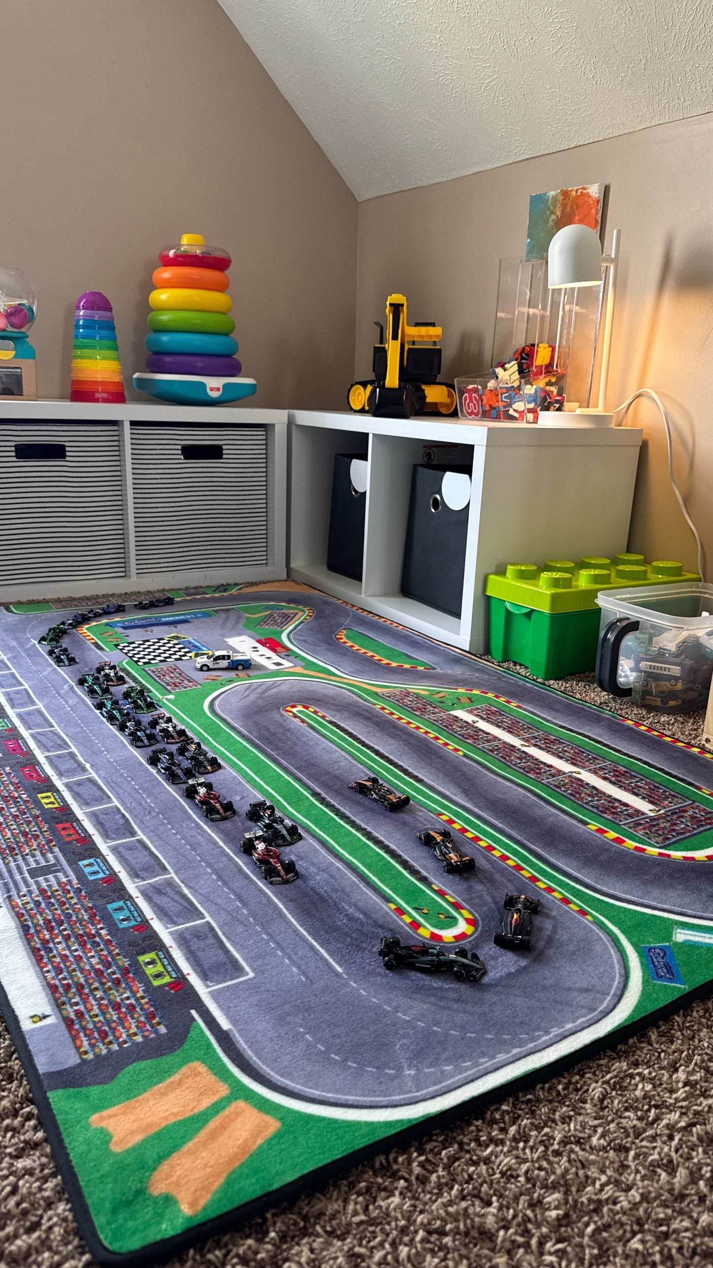 Alternative image of cars on motorsports park