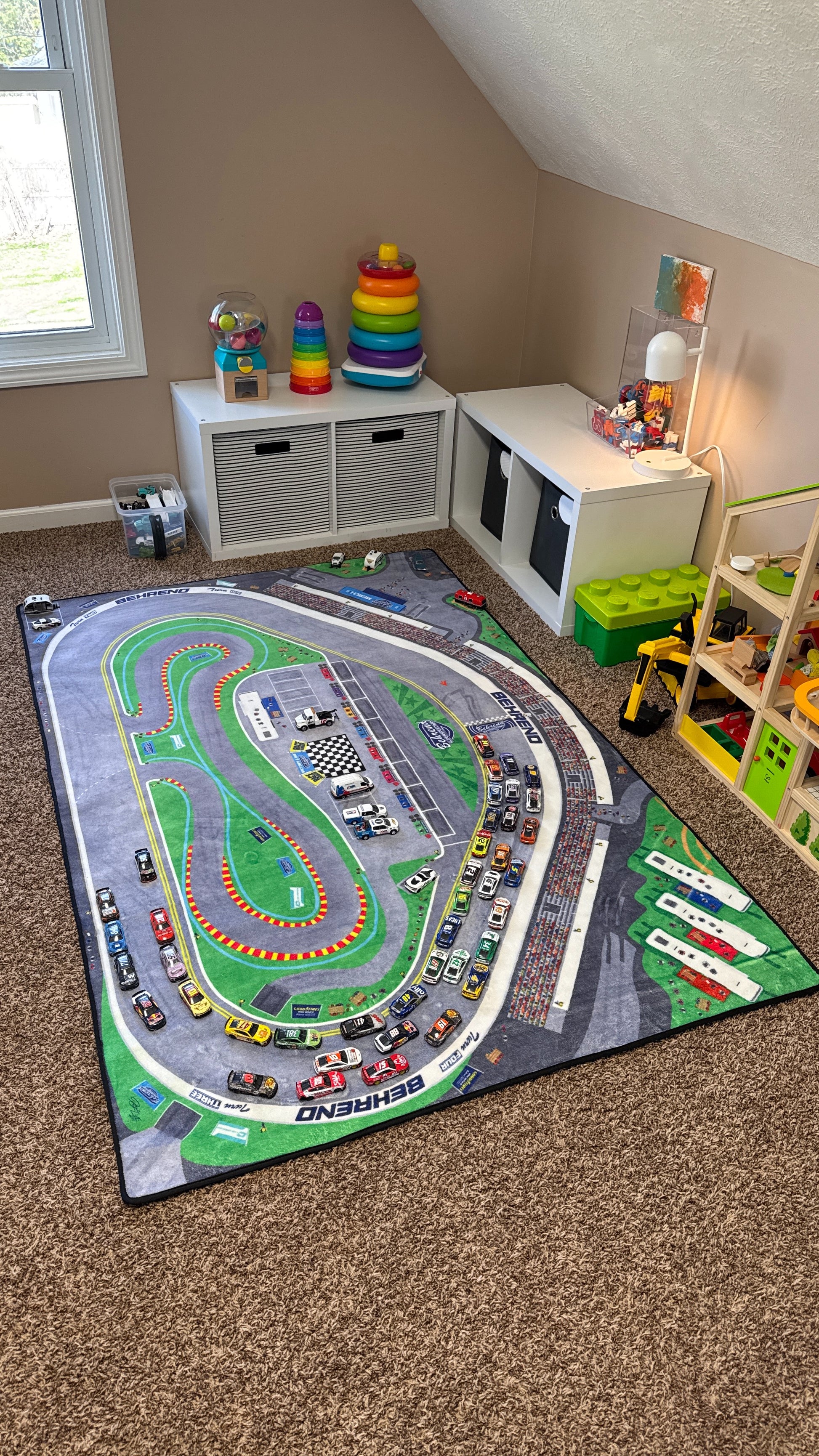 Another view of the racetrack with 40 cars